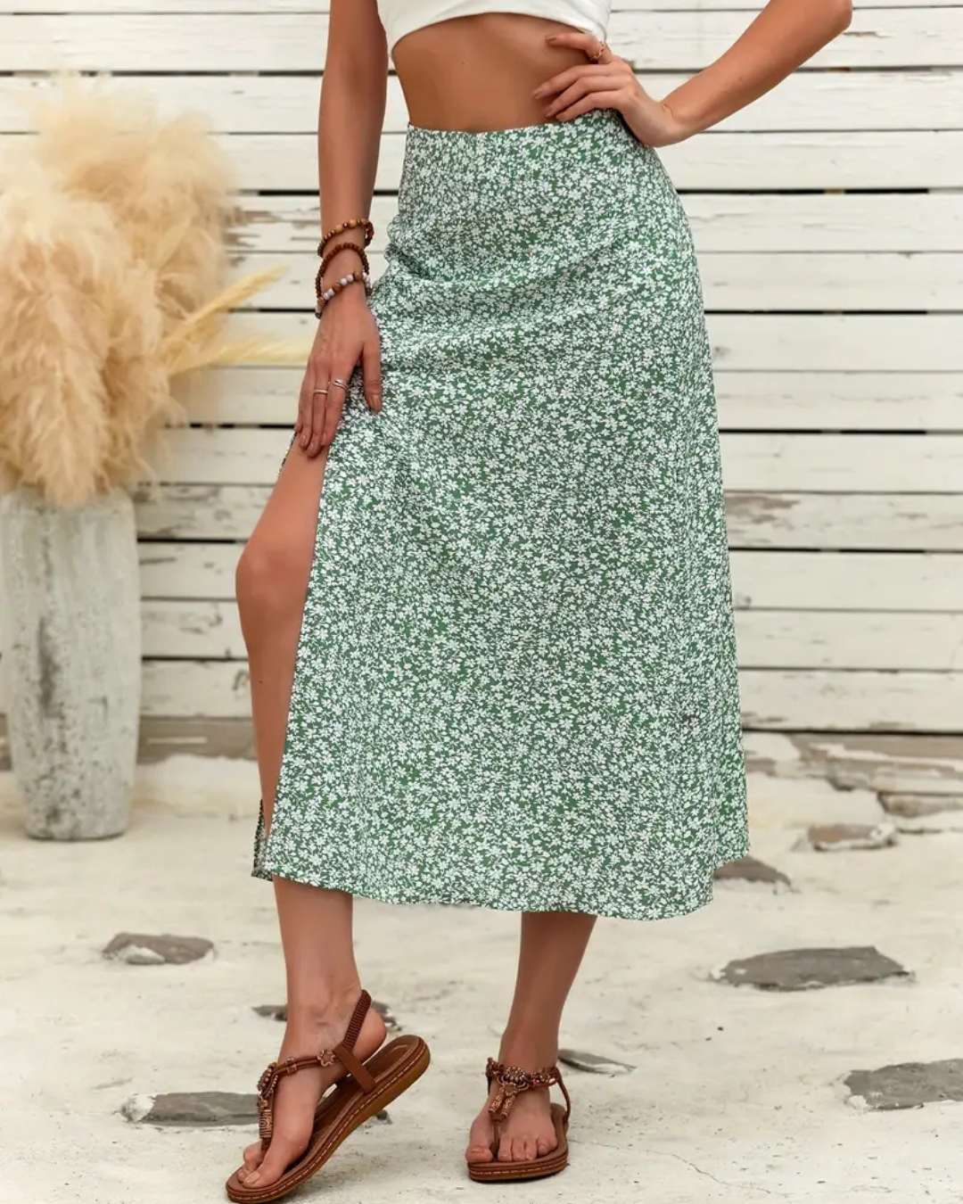 Saia com Estampado Floral e Fenda Lateral para um Look Fresco e Feminino