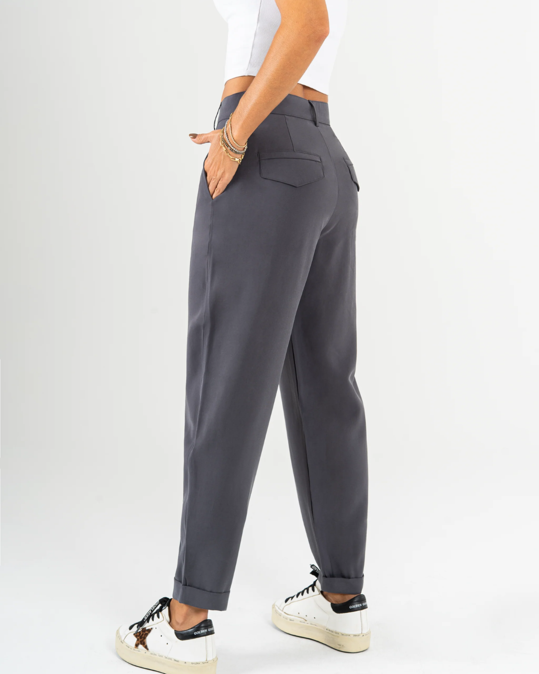 Calças de cintura alta e corte reto para mulher