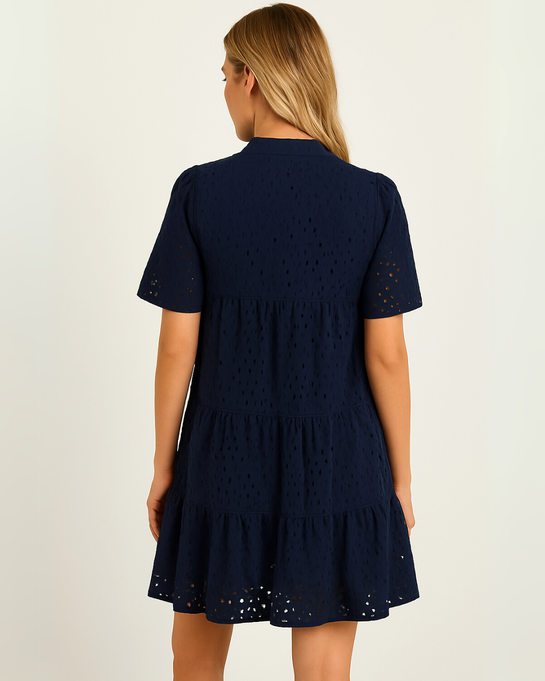 Minivestido Casual Elegante para Mulher com Renda Aberta e Folhos