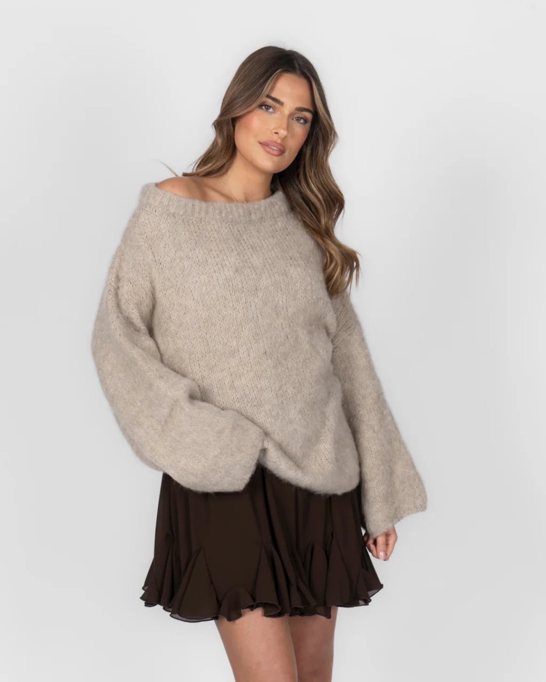 Camisola de malha ultra macia com ombros descobertos para mulher