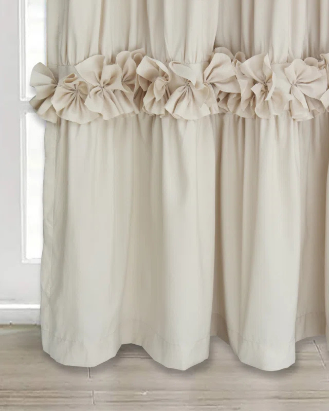 Par de Cortinas Blackout em Poliéster com Isolamento Térmico e Proteção UV (Dimensões 213 cm de comprimento x 81 cm de largura)