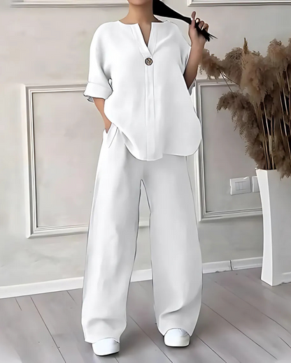 Conjunto casual feminino de duas peças em algodão e linho com decoração de botões