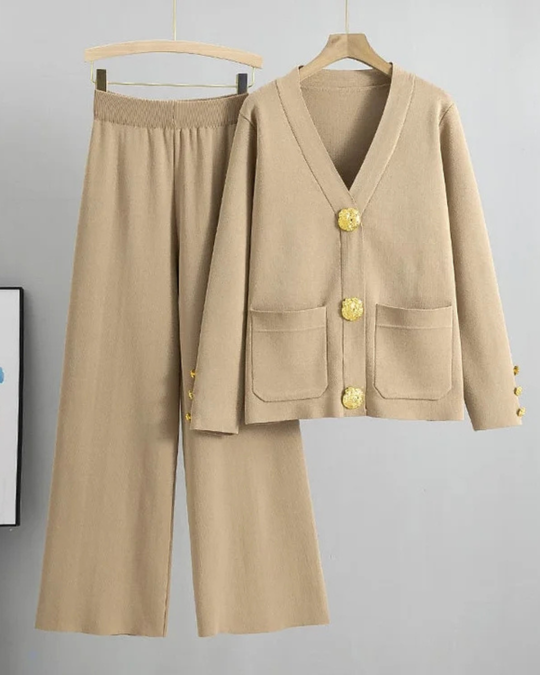 Conjunto de camisola de lã com botões metálicos e calças largas para mulher