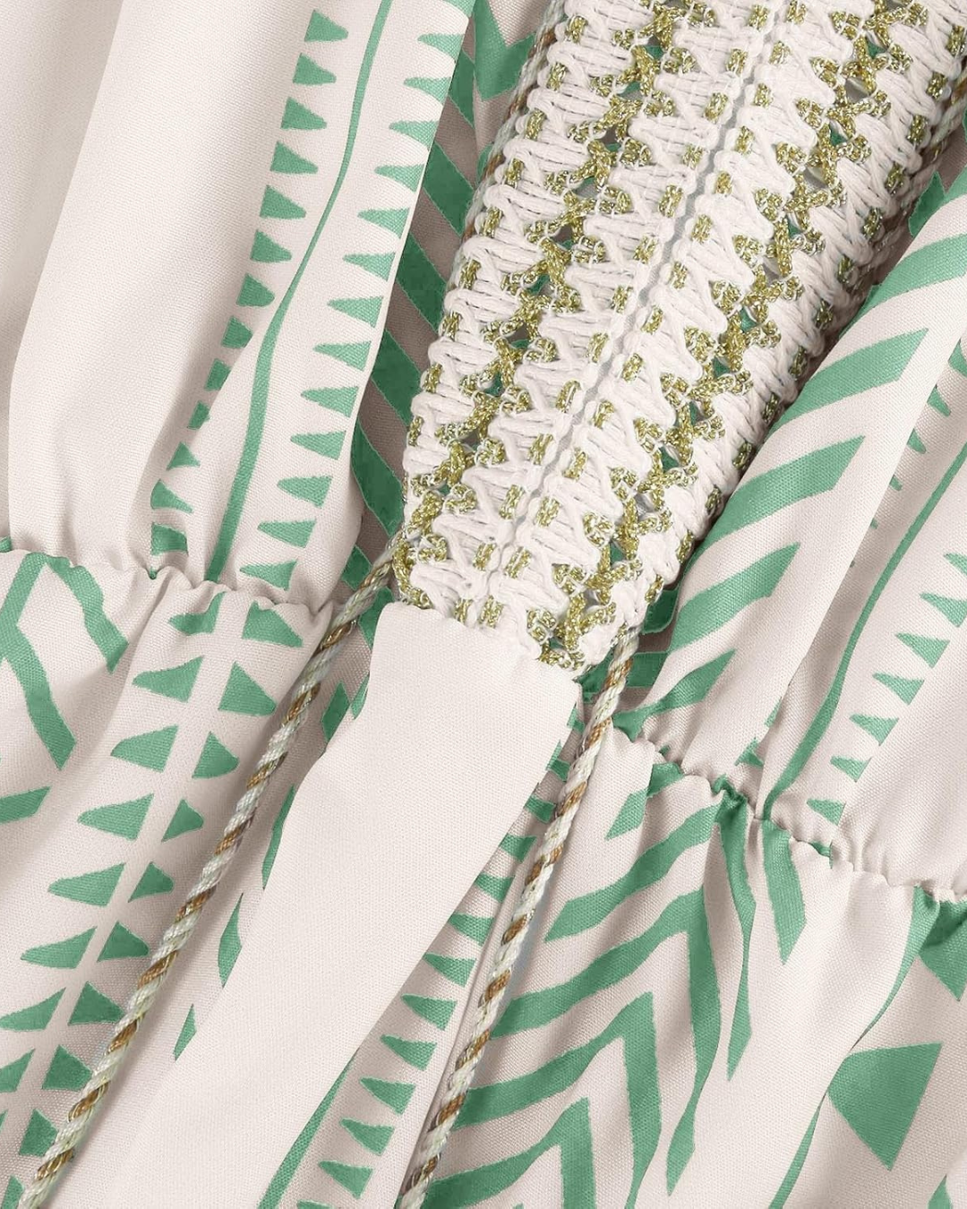 Vestido Elegante com Renda e Estampado