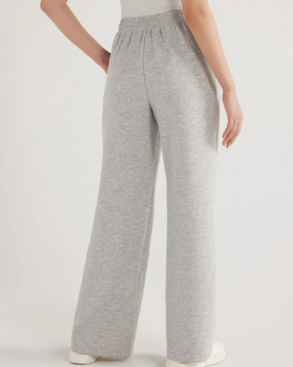 Conjunto de Duas Peças com Gola em V e Calças para Mulher