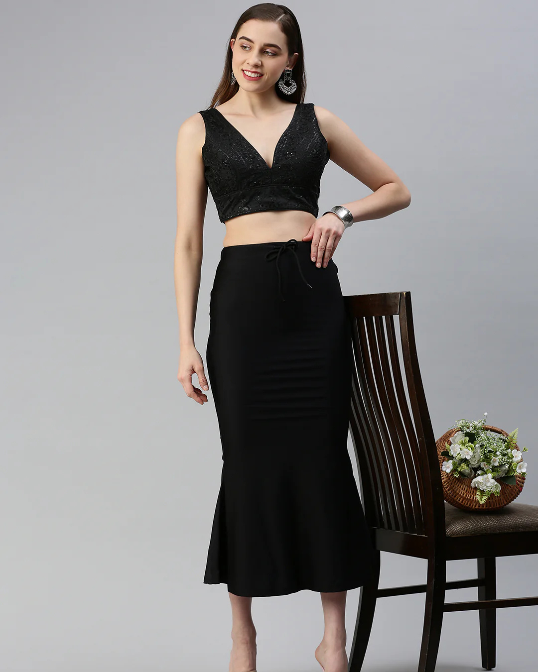 Saia Midi de Cetim com Cintura Elástica e Laço Ajustável para Mulher