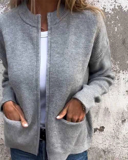 Casaco Curto de Malha Grossa para Mulher com Fecho de Correr e Corte Descontraído