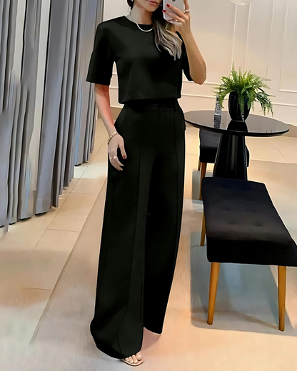 Conjunto Elegante com Top Curto e Calças de Perna Larga