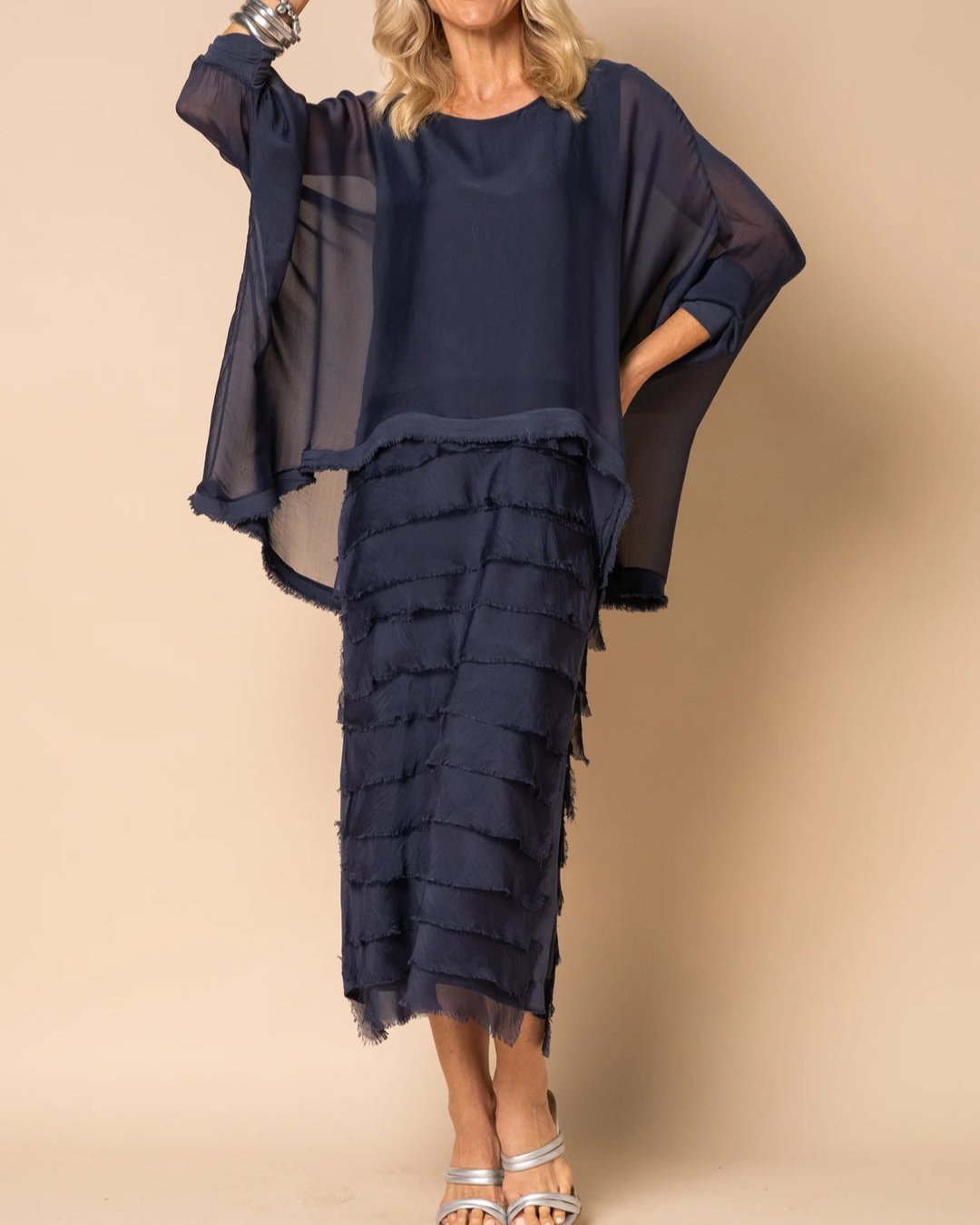 Vestido com Mangas Largas e Saia com Folhos