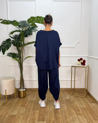 Conjunto de camisa e calças largas para mulher