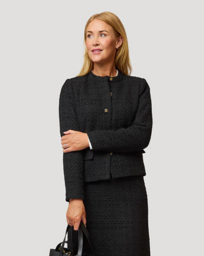 Casaco de gola redonda em tecido bouclé com botões finos