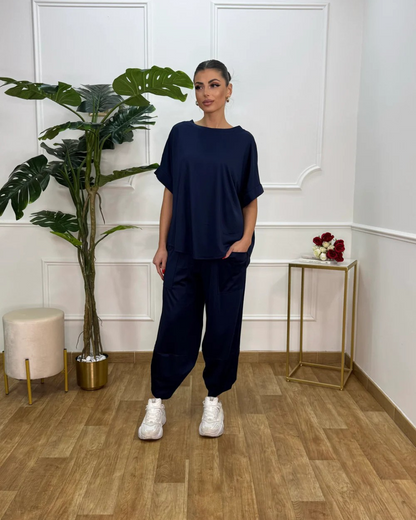 Conjunto de camisa e calças largas para mulher