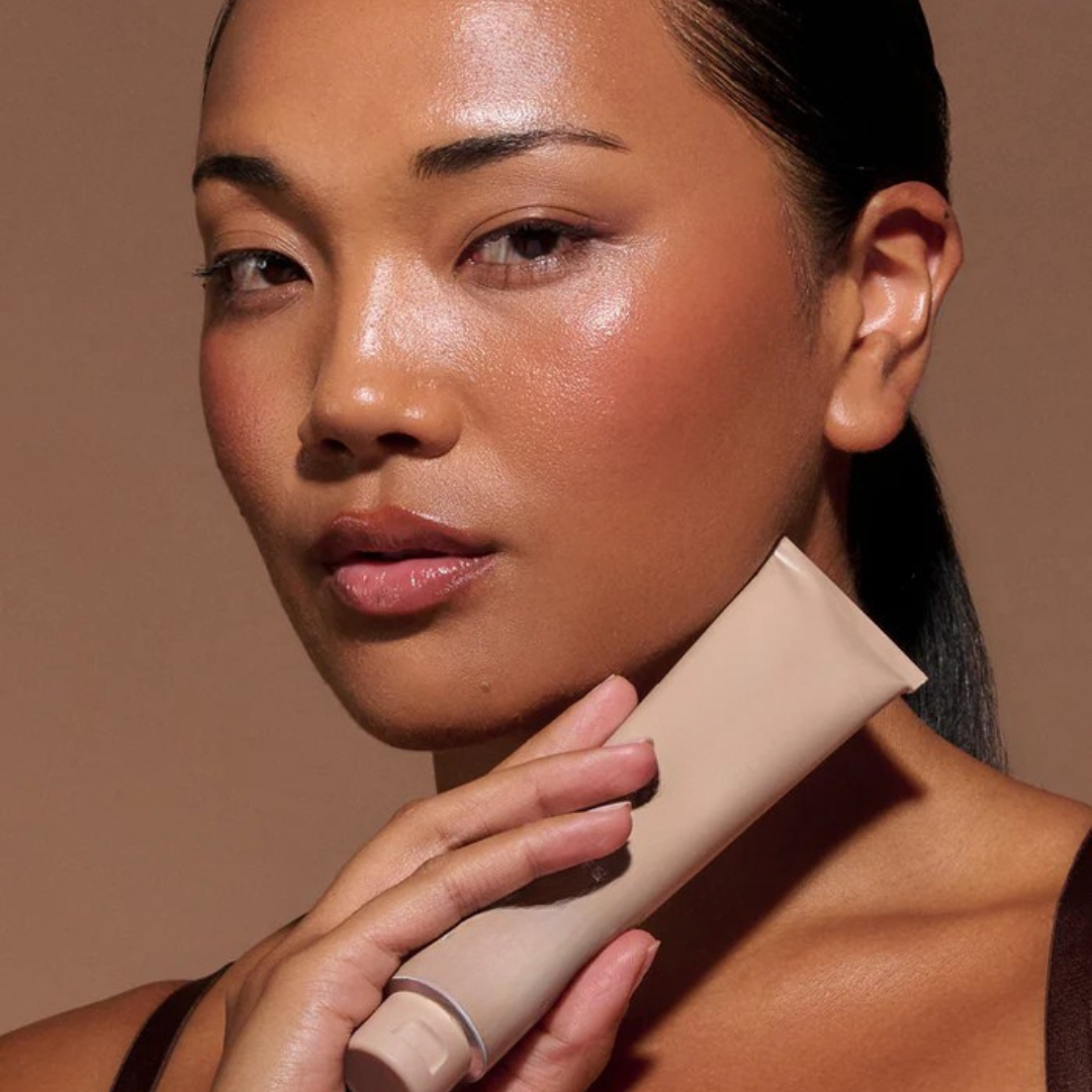 Natural Coverage Liquid Foundation Uniformiza o Tom e Realça a sua Beleza (OFERTA 2X1)