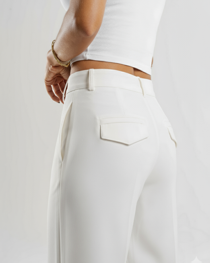 Calças de cintura alta e corte reto para mulher