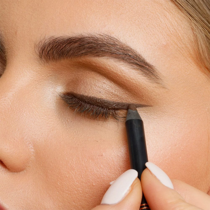 Lápis Delineador de Precisão Suave para um Acabamento impecável (OFERTA 2X1)